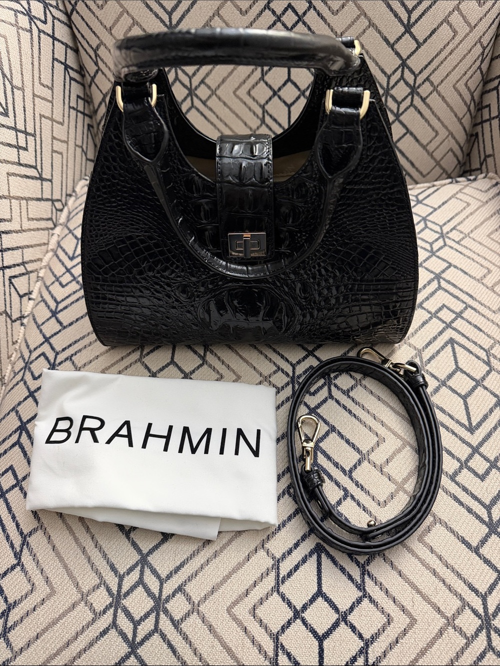 🎉Brahmin Adrian in Black Melbourne🎉 - Picture 1 of 5
